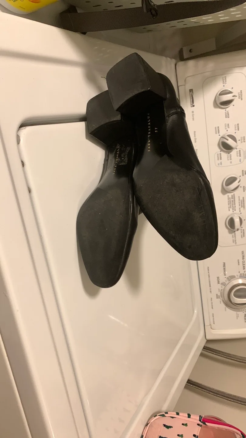 Black leather Ankle Boots woman’s size 37 image indicator(7)