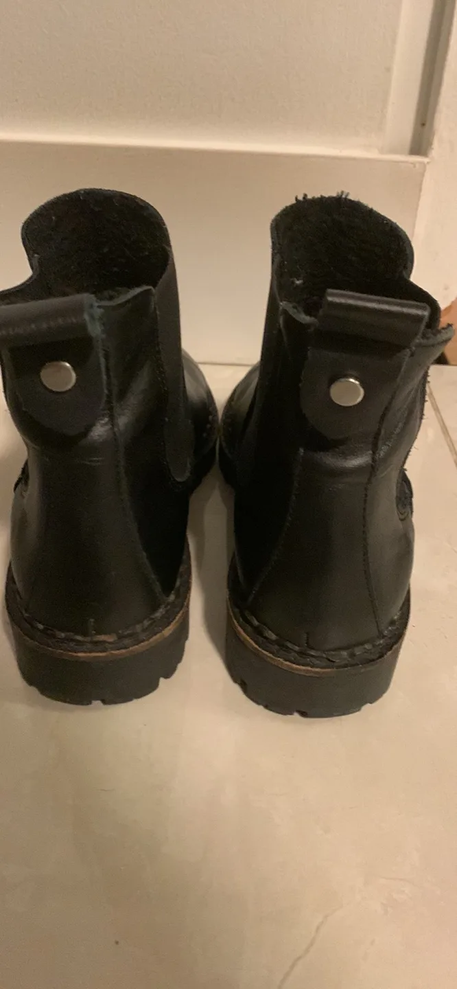 Black Leather Chelsea Boots image indicator(2)