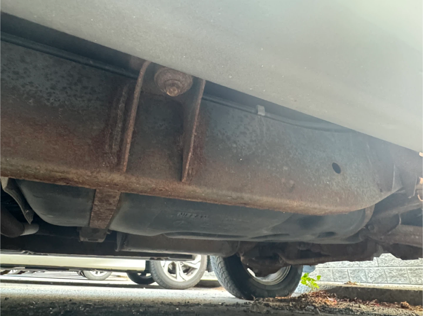 Nissan Pathfinder LE SUV - SCRAP CAR - photo 5