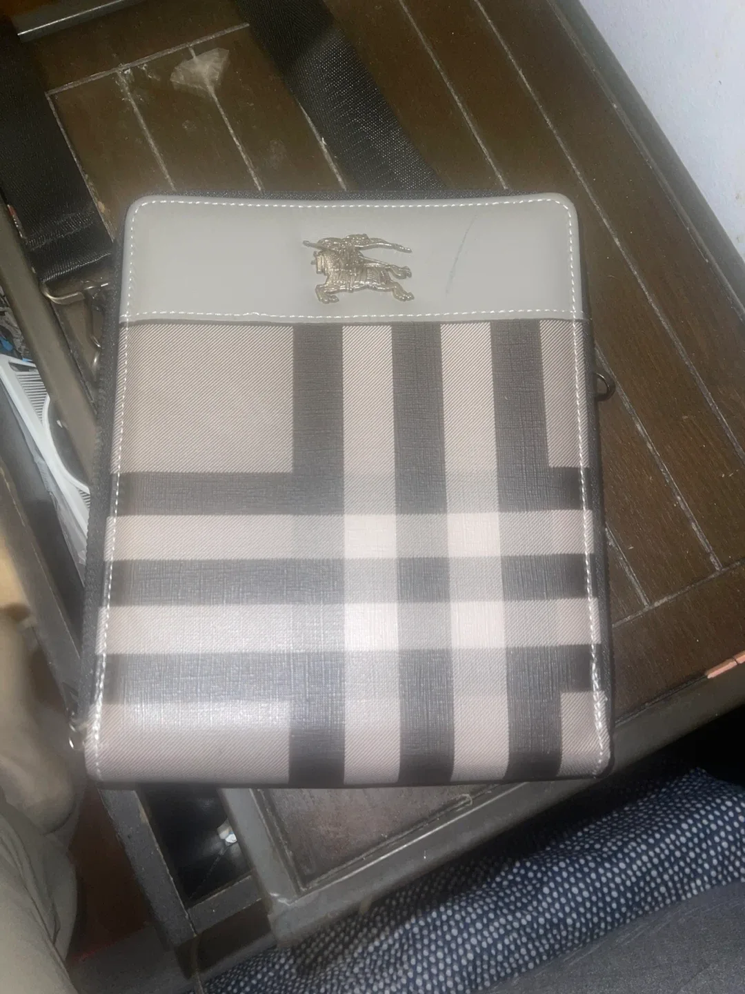 Burberry Crossbody Bag image indicator(3)