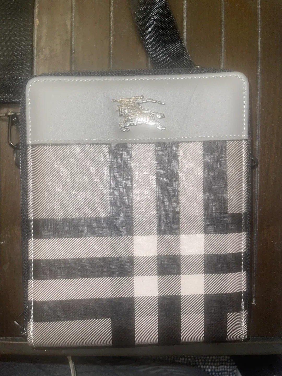 Burberry Crossbody Bag image indicator(2)