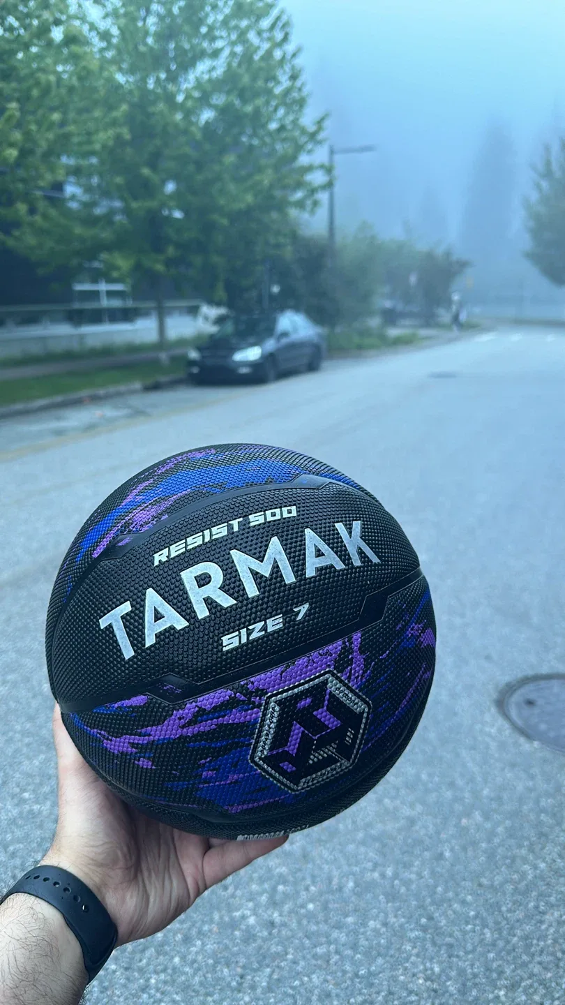 Tarmak Resist 500 Basketball - Size 7 thumbnail