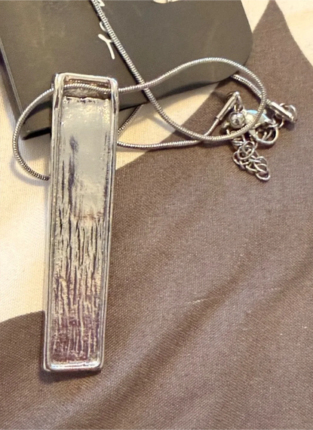 BNWT Silver Tone Necklace - Faux Stone Druzy Pendant image indicator(6)