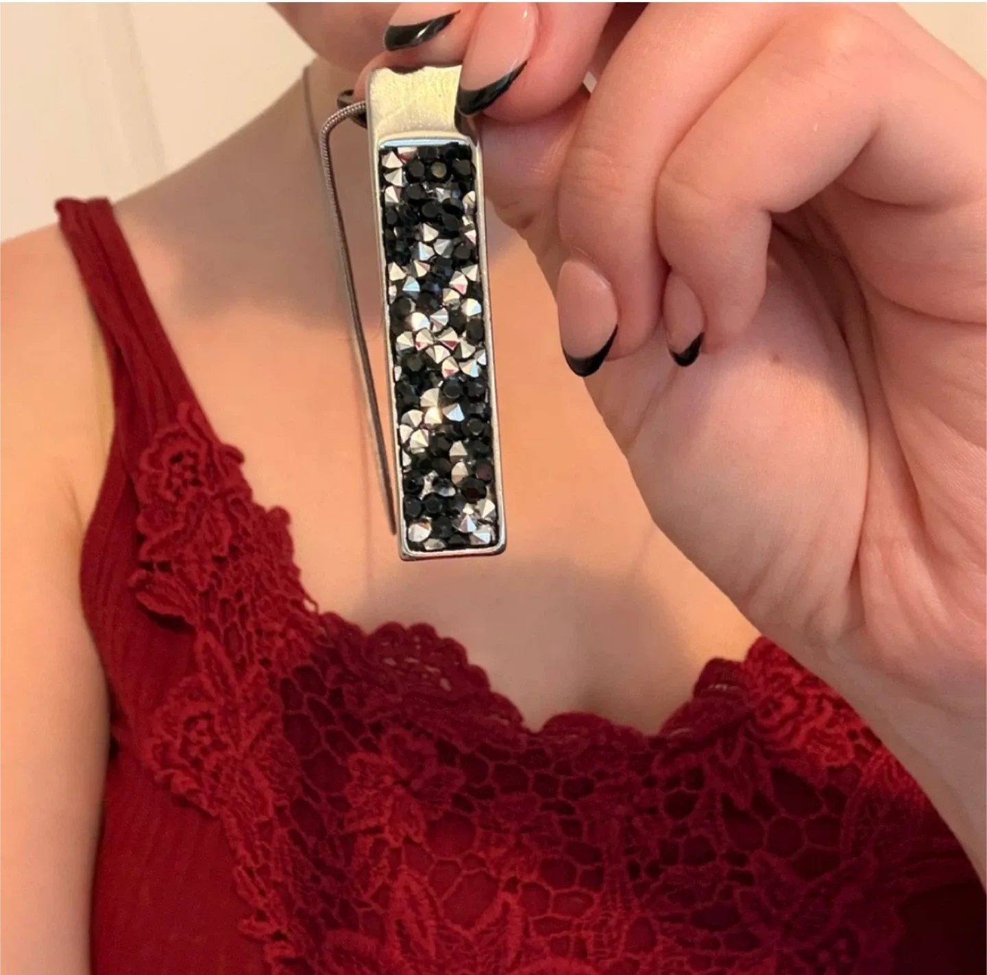 BNWT Silver Tone Necklace - Faux Stone Druzy Pendant image indicator(4)