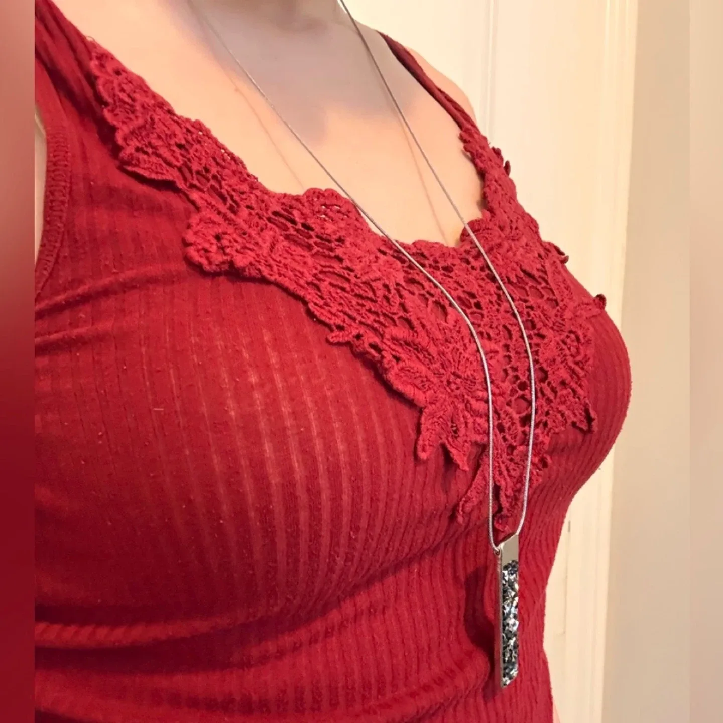 BNWT Silver Tone Necklace - Faux Stone Druzy Pendant image indicator(3)