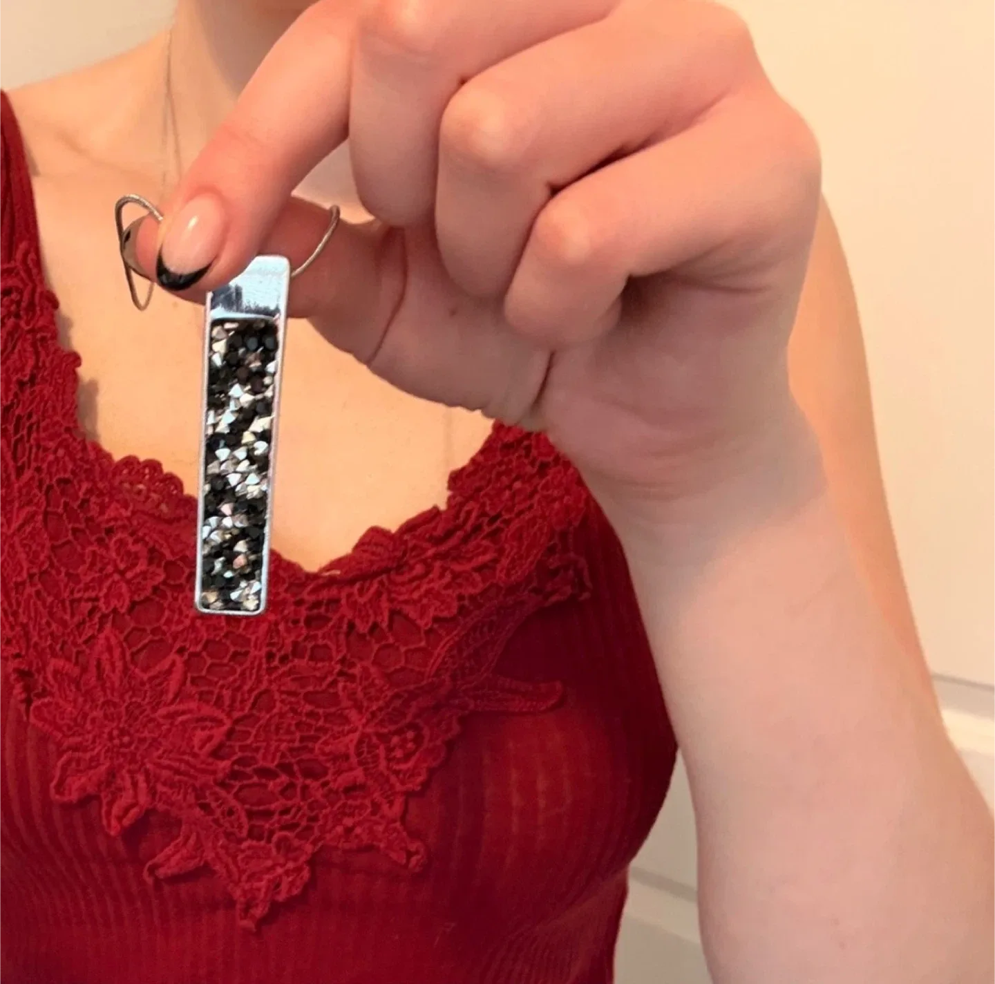 BNWT Silver Tone Necklace - Faux Stone Druzy Pendant image indicator(10)