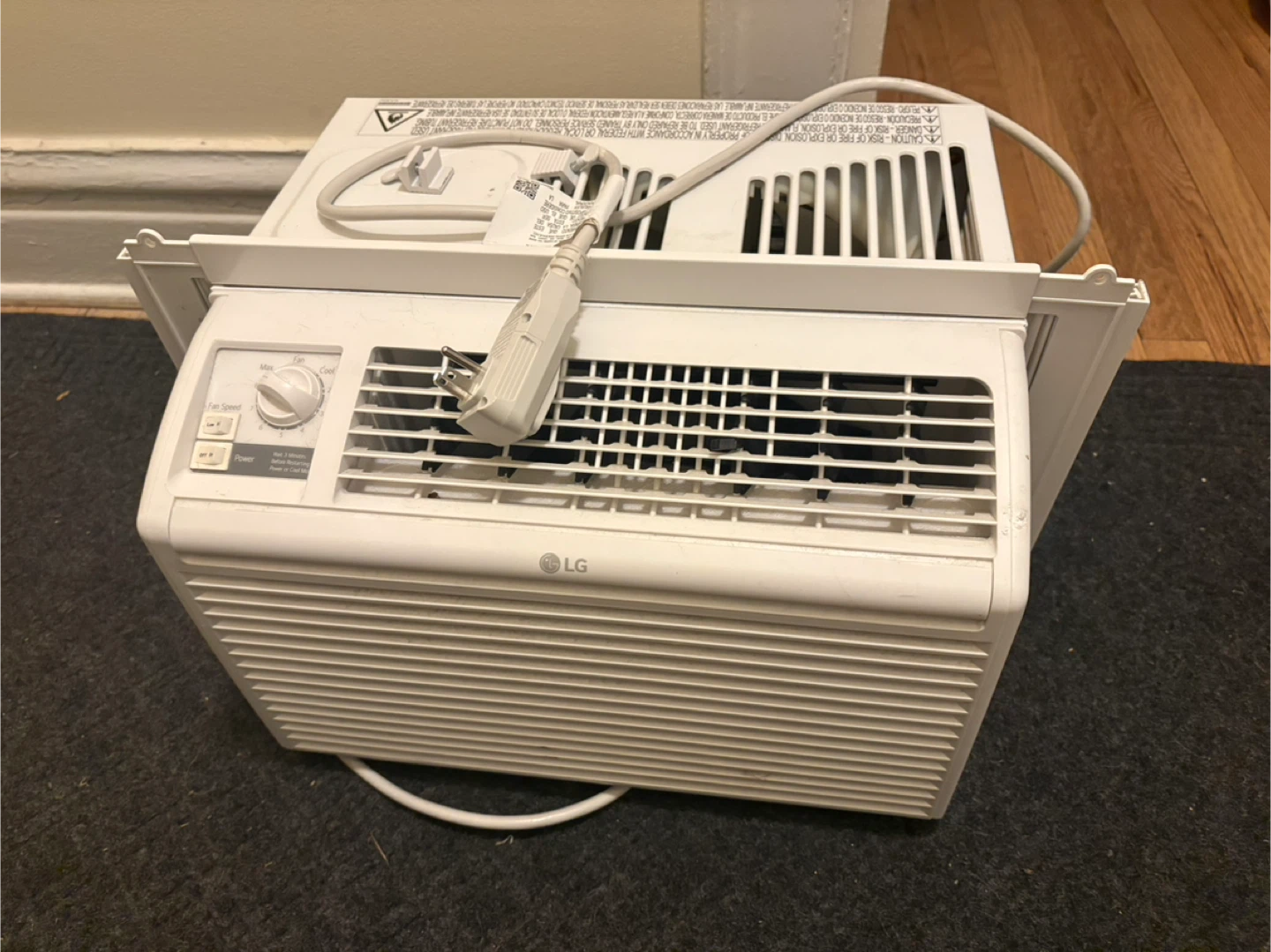 LG Window Air Conditioner - photo 2