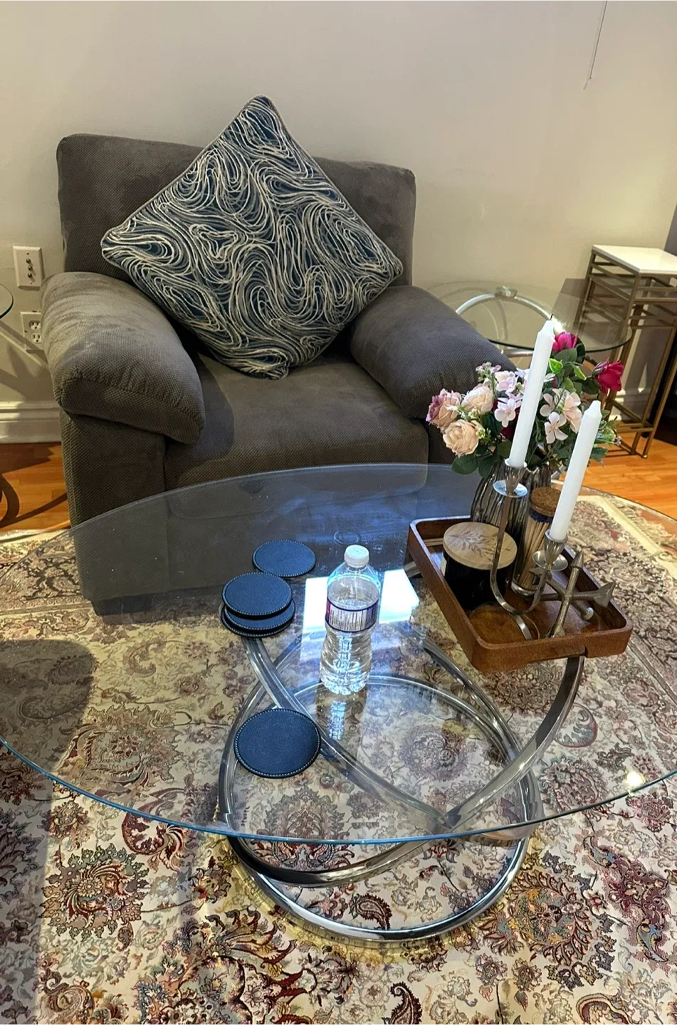 Living Room Set - Sofa, Loveseat, Chair & Coffee Table image indicator(4)