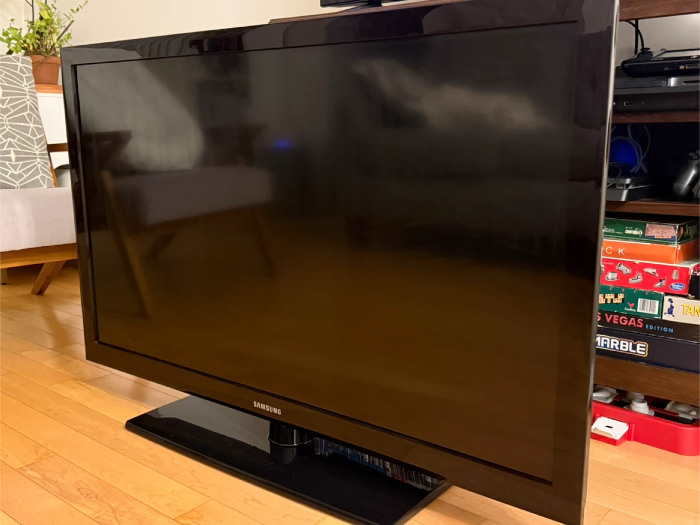 Samsung TV 46“ + Remote