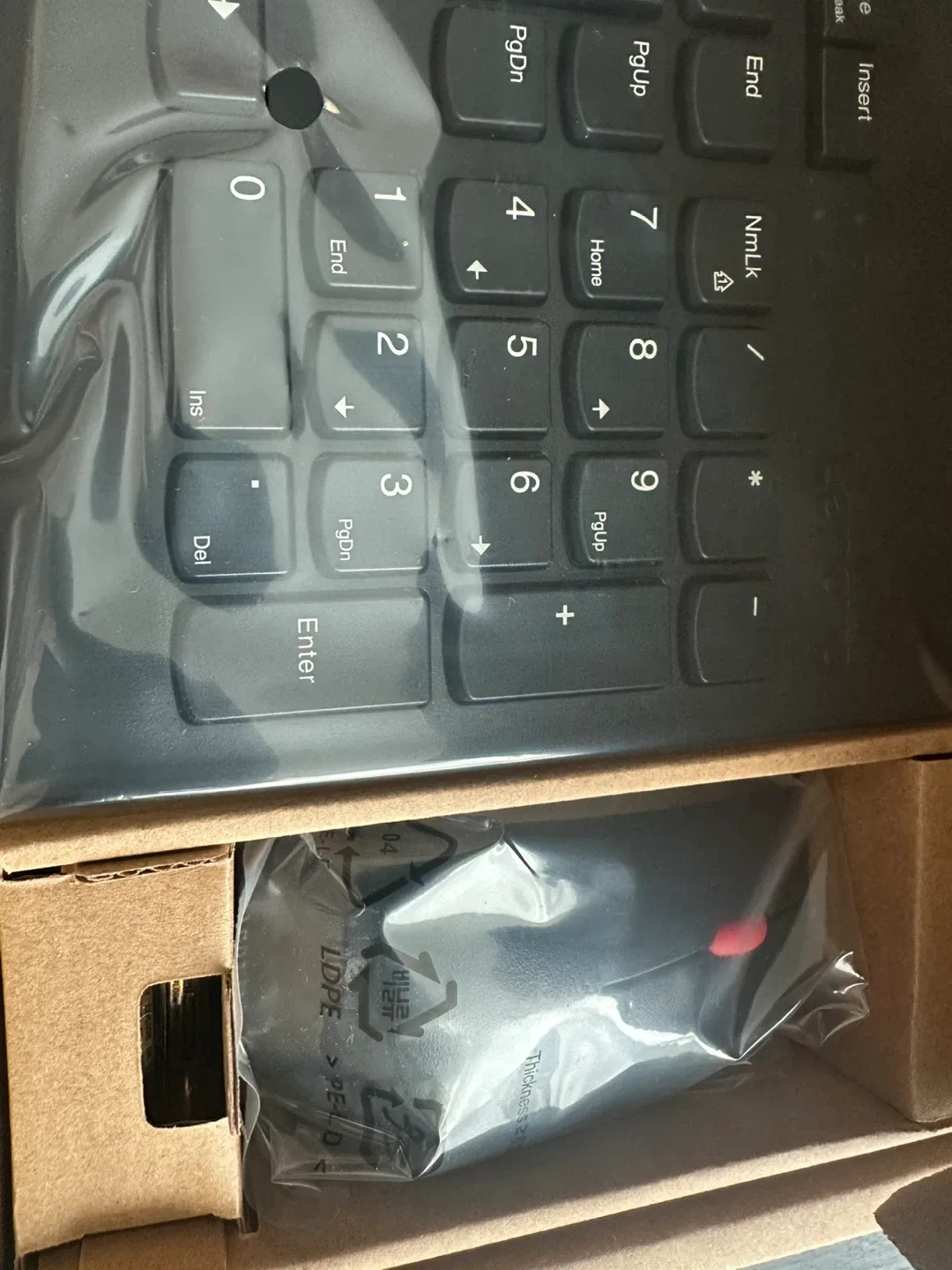 Lenovo Essential Wireless Keyboard & Mouse Combo - NEW image indicator(3)