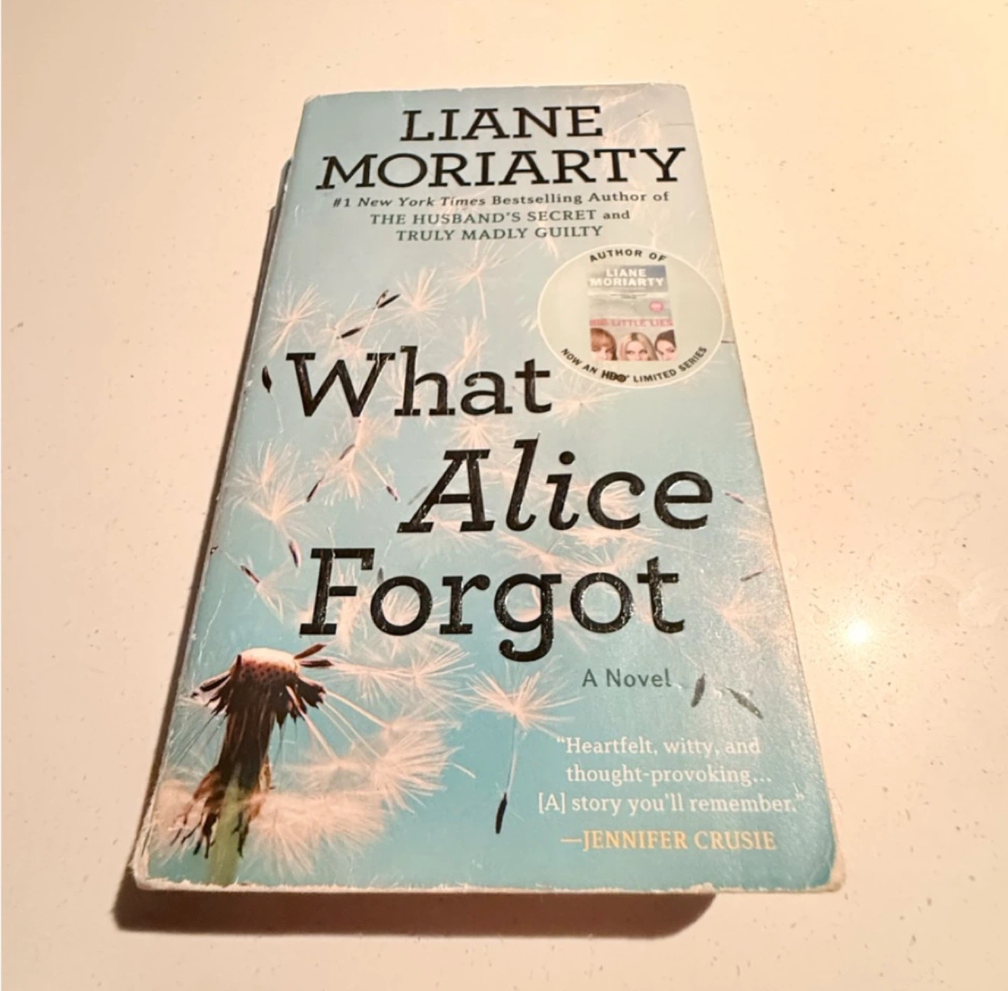 📚 What Alice Forgot by Liane Moriarty Paperback Novel
