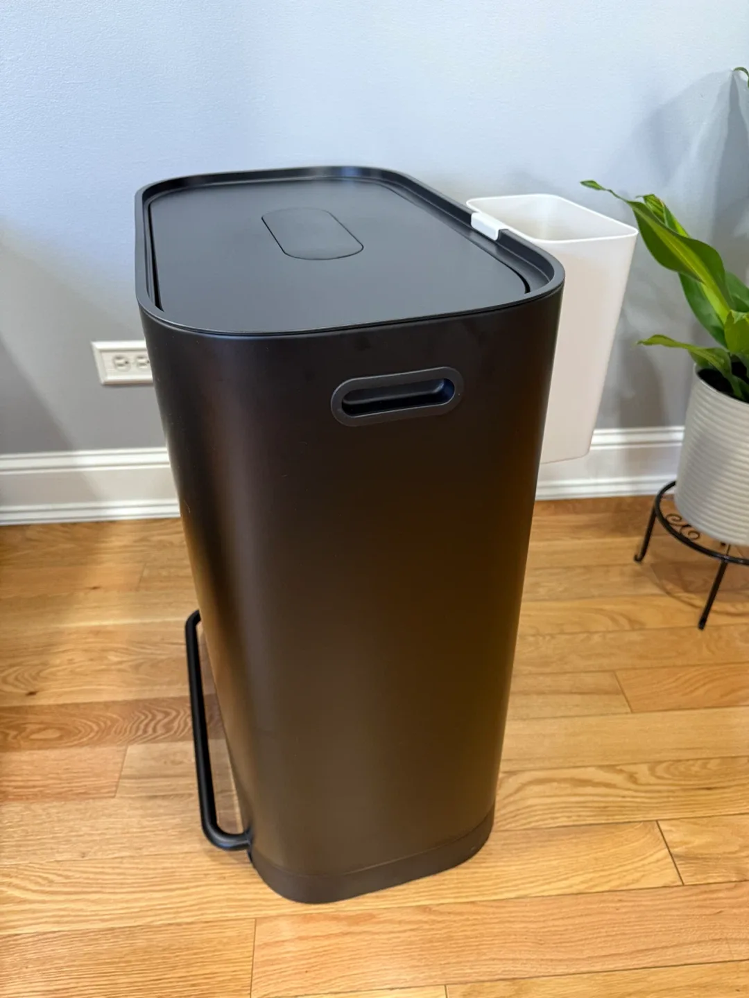 Happimess Dual Compartment Trash Can image indicator(3)