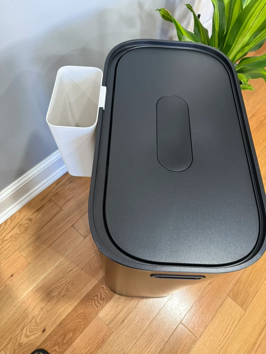 Happimess Dual Compartment Trash Can image indicator(4)