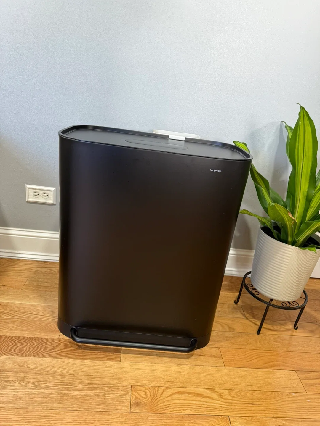 Happimess Dual Compartment Trash Can image indicator(6)