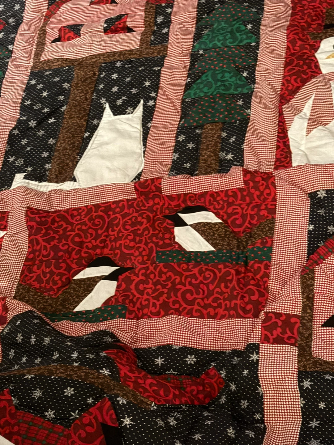 Double/Queen Christmas Quilt with Two Pillow Shams - photo 3