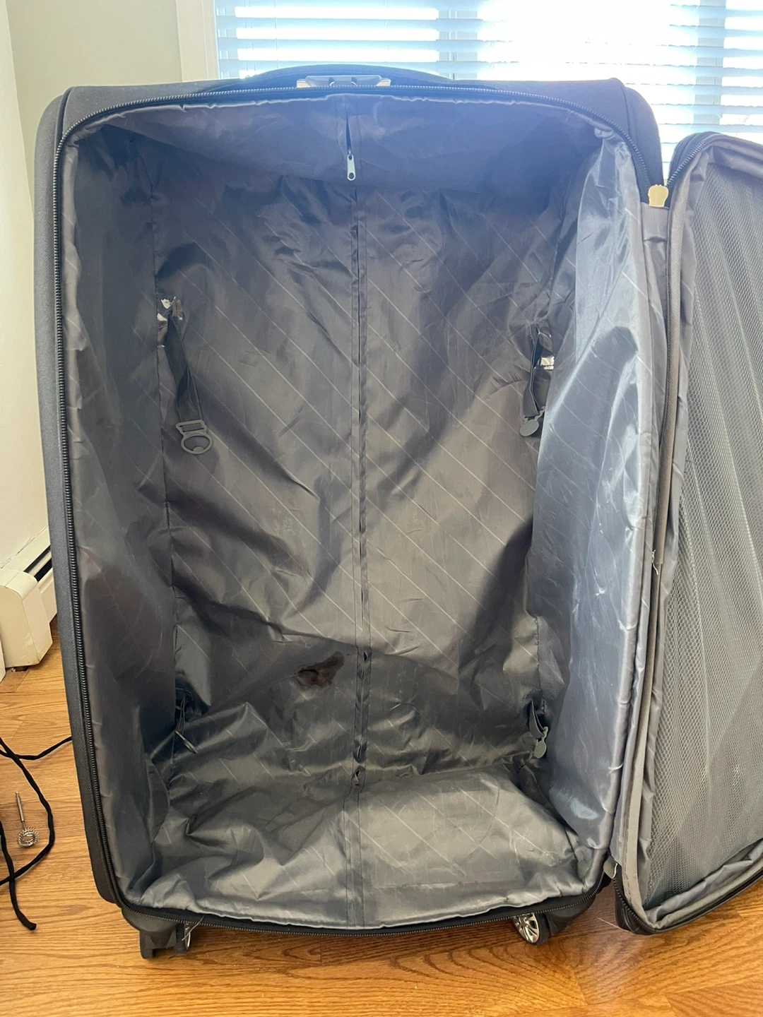 Large Black Suitcase – National Traveler (85×40 cm) - photo 3