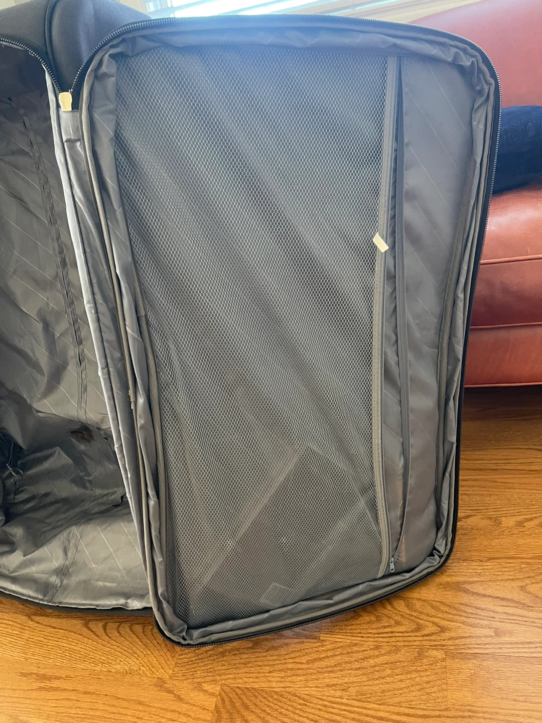 Large Black Suitcase – National Traveler (85×40 cm) - photo 4