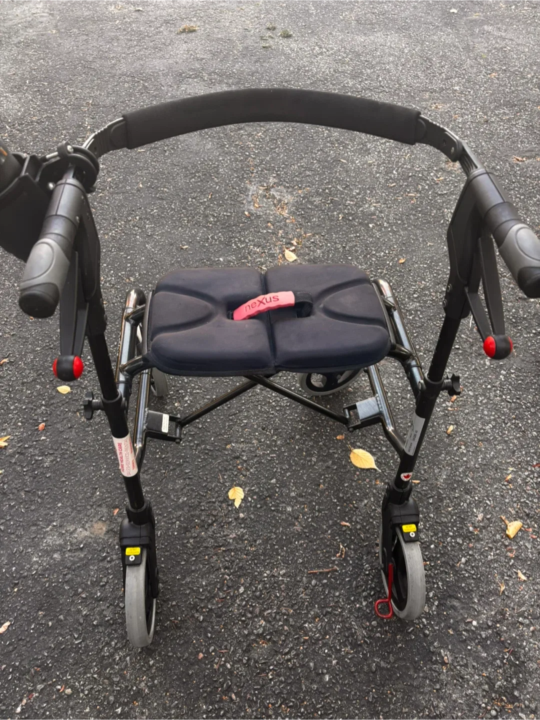 Lumex & Nexus Rollator Walkers with Seats image indicator(3)