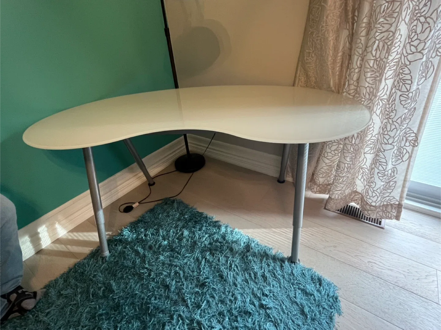 Modern White Kidney  Shaped Desk