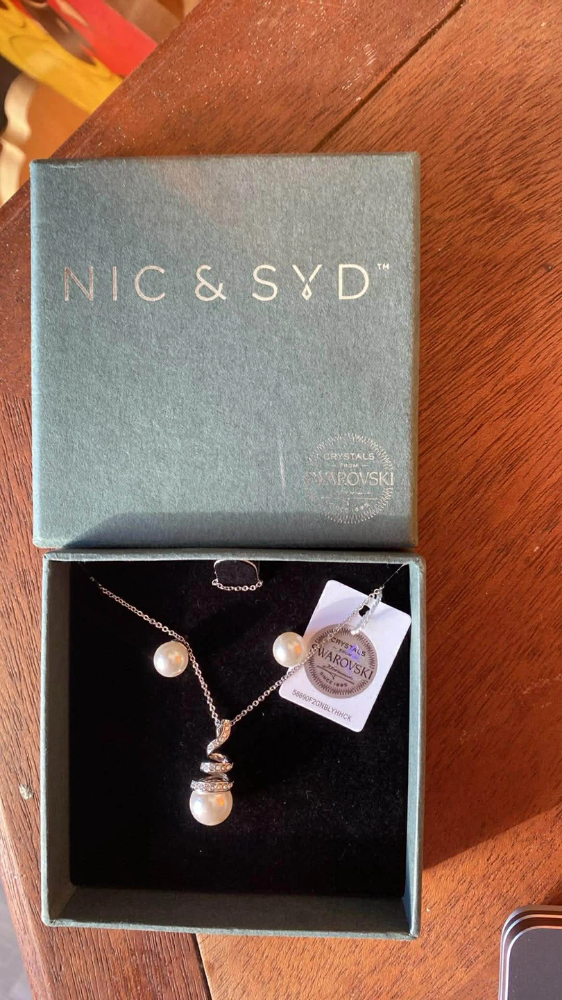 Nic & Syd Swarovski Crystal Pearl Necklace & Earrings Set