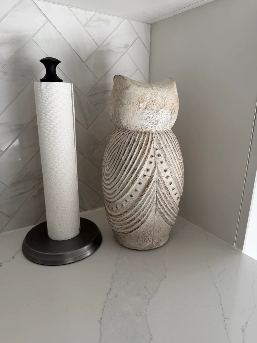 Decorative Owl Figurine image indicator(3)
