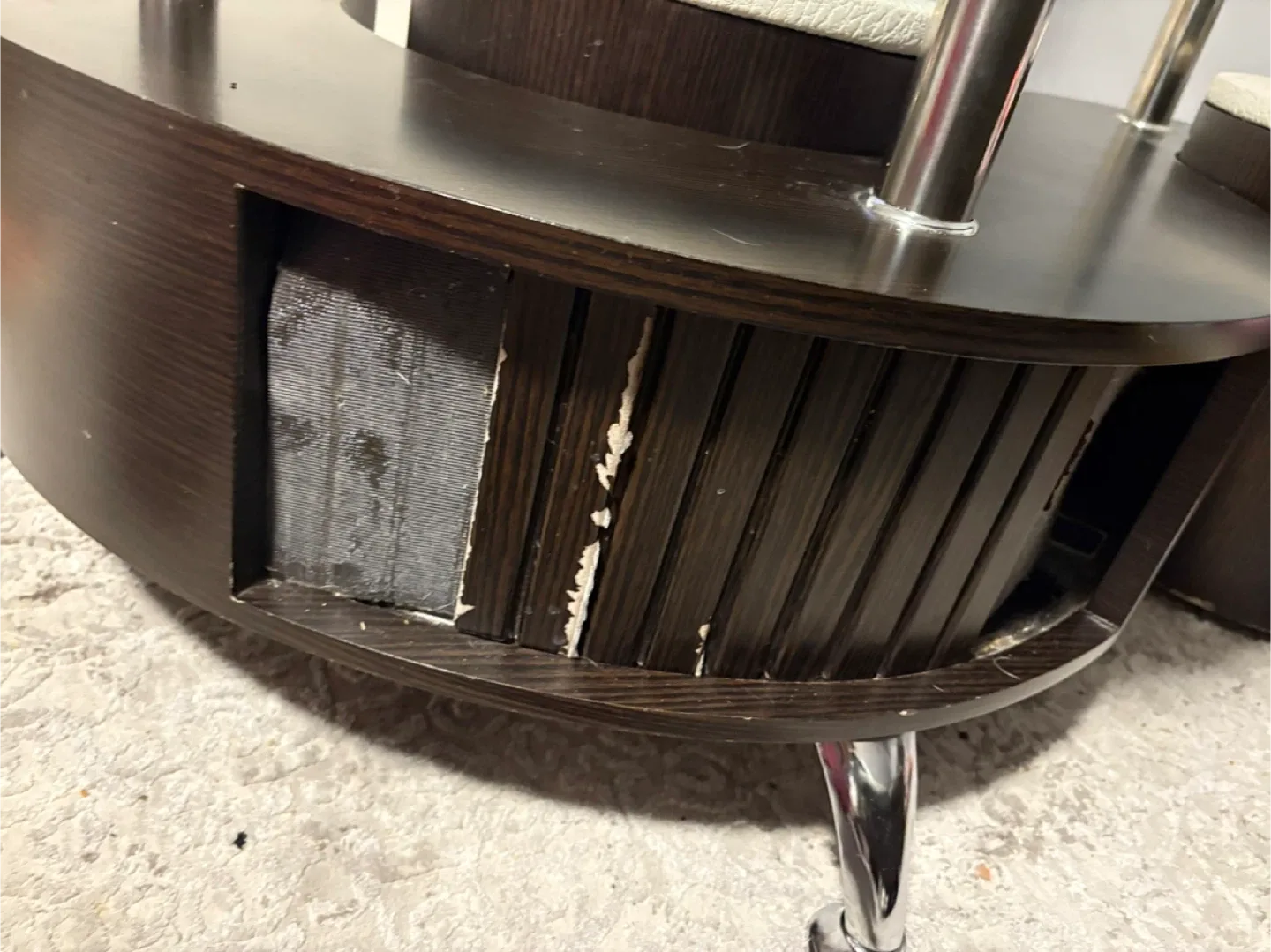 Unique S-Shaped Glass Coffee Table image indicator(4)