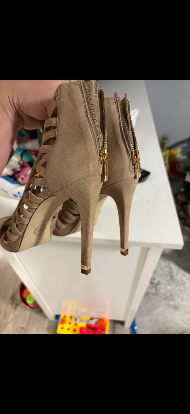 Michael Kors Heels, Size 7M image indicator(4)
