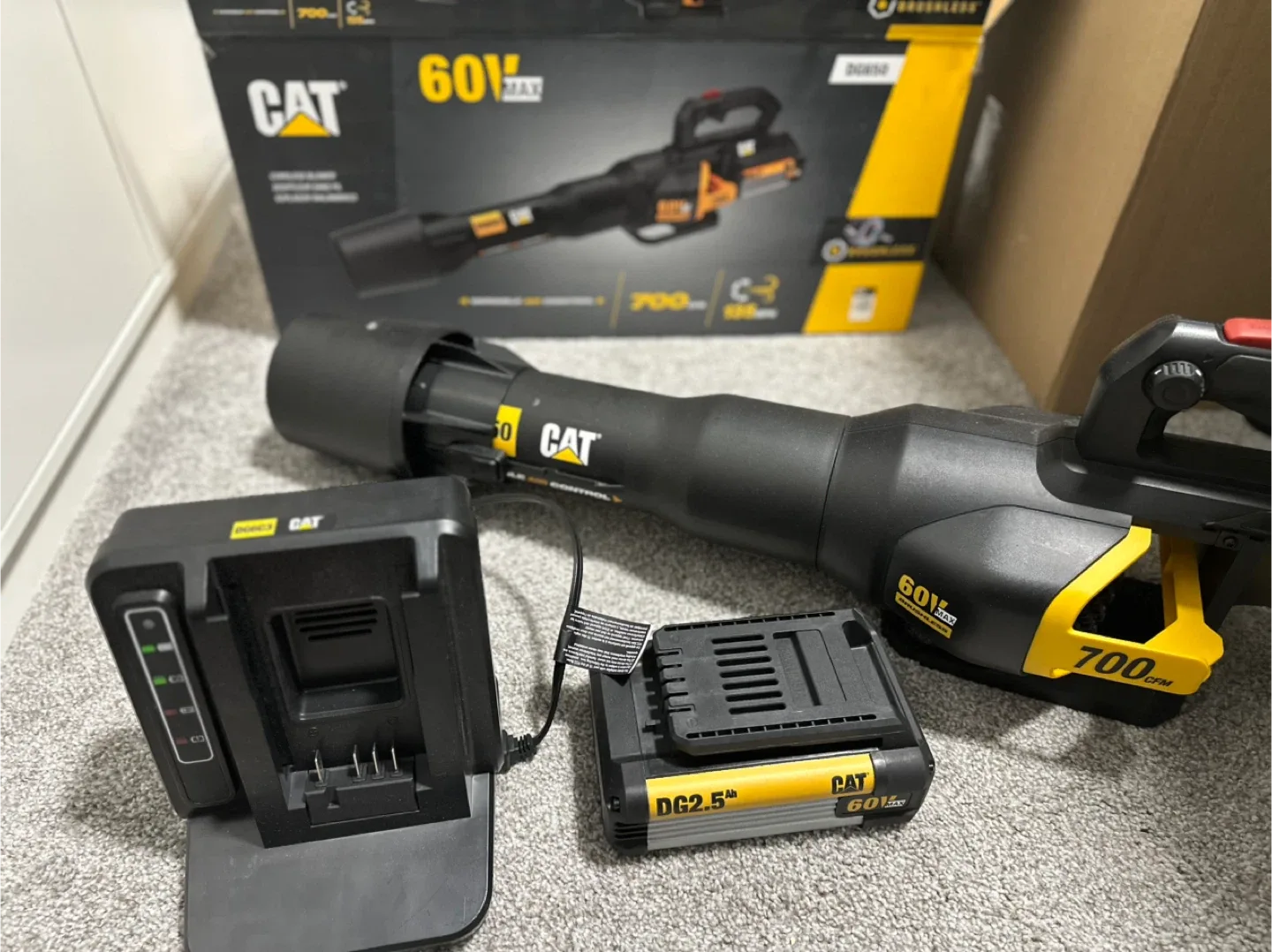 Cat DG650 60V 700CFM Cordless Leaf Blower - Like New! image indicator(3)