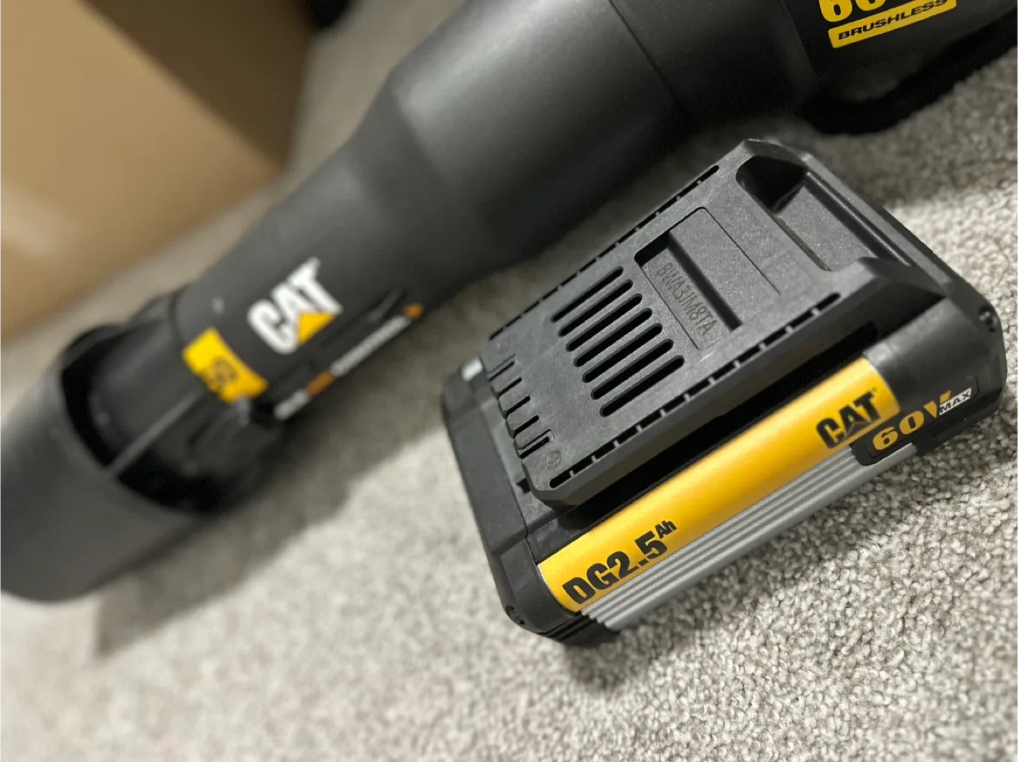 Cat DG650 60V 700CFM Cordless Leaf Blower - Like New! image indicator(4)