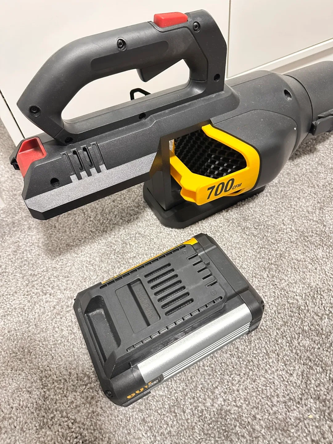 Cat DG650 60V 700CFM Cordless Leaf Blower - Like New! image indicator(9)