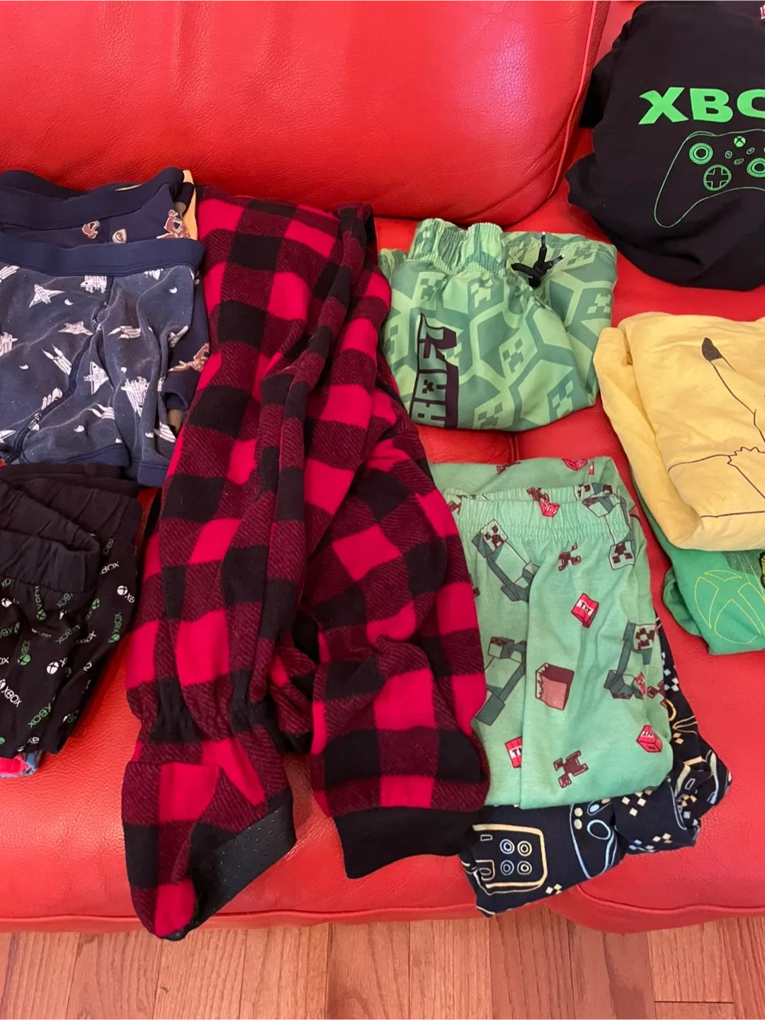 Kids' Assorted Clothing Lot image indicator(4)