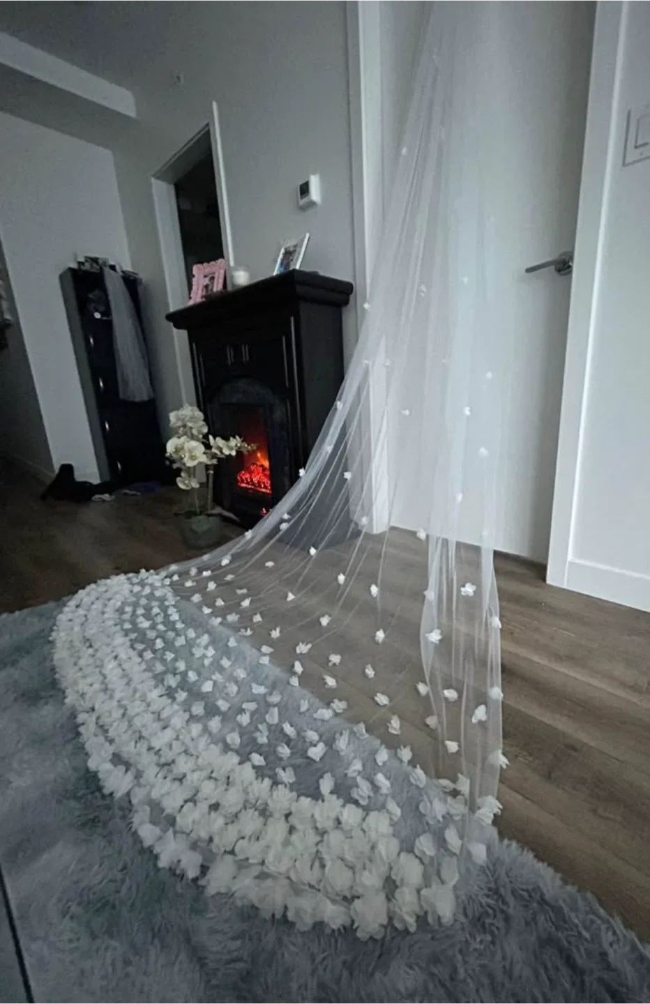 Timeless Wedding Veil with Floral Appliqués - White image indicator(2)