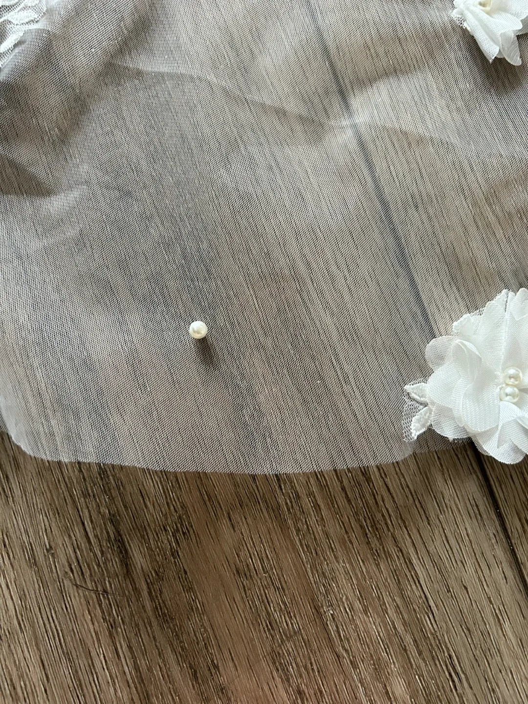 White Floral Wedding Veil image indicator(5)