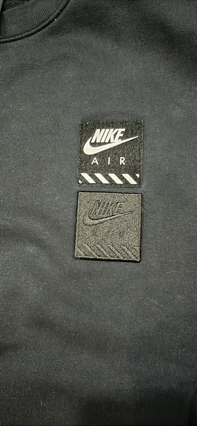Nike Air Black Crewneck XS image indicator(3)