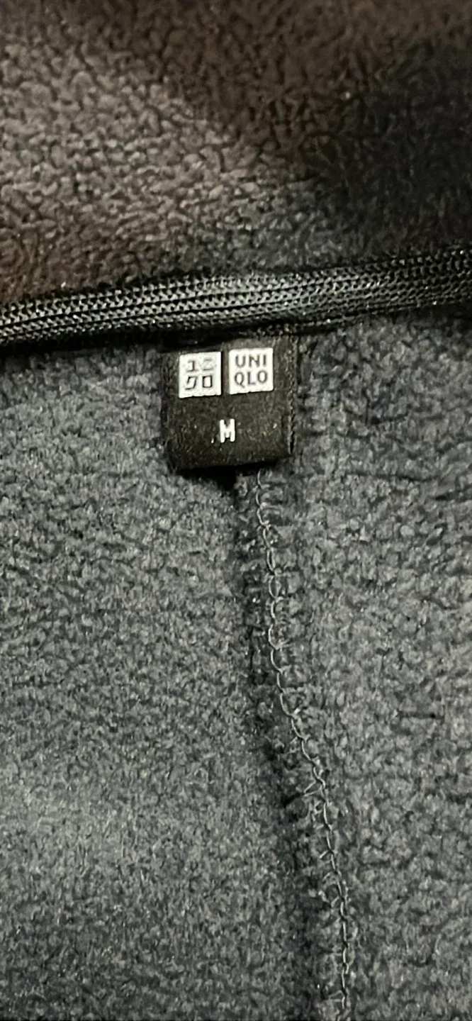 Uniqlo Fleece Pullover - Size M image indicator(2)