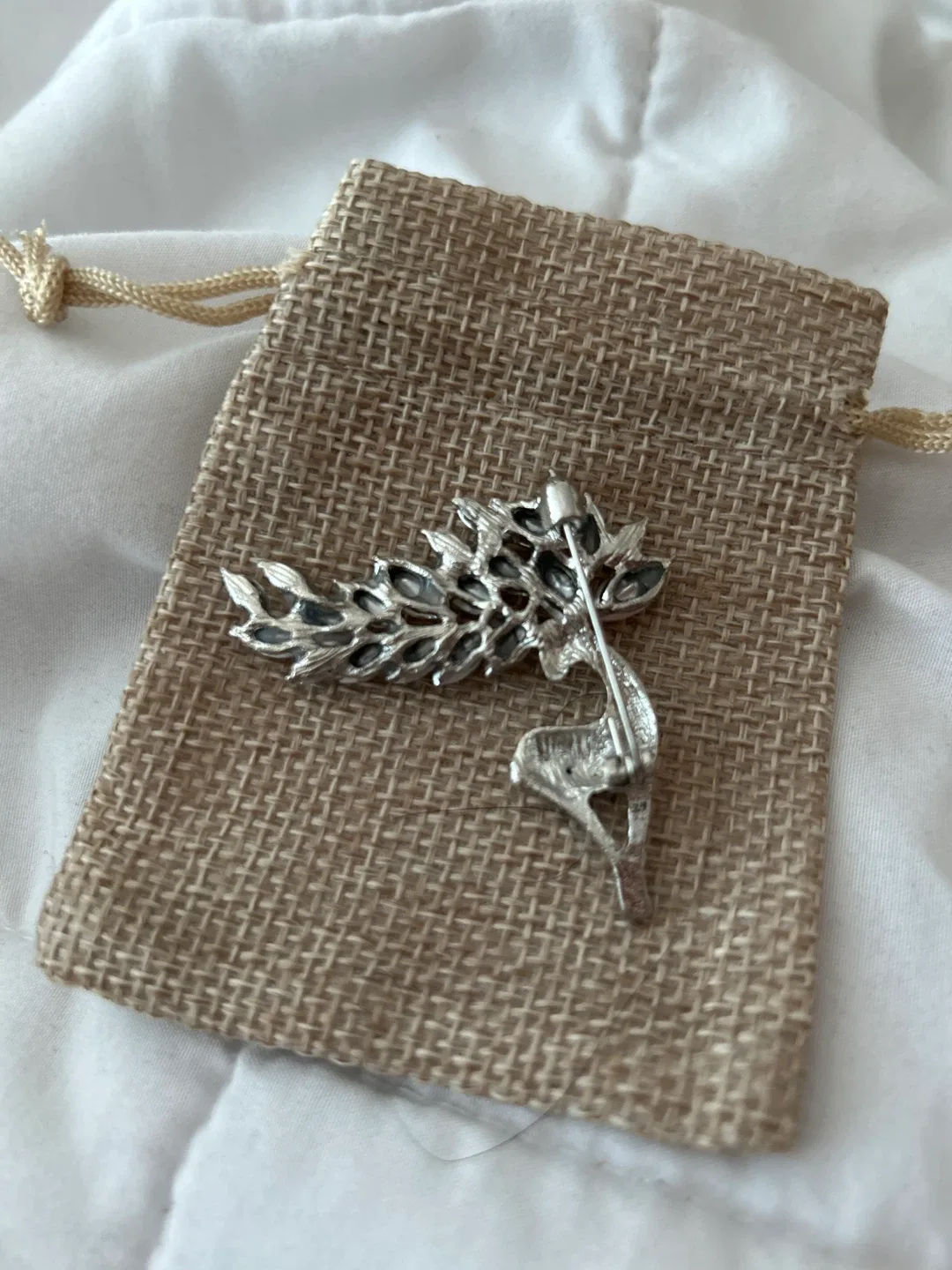 Deer Brooch with Rhinestones image indicator(2)