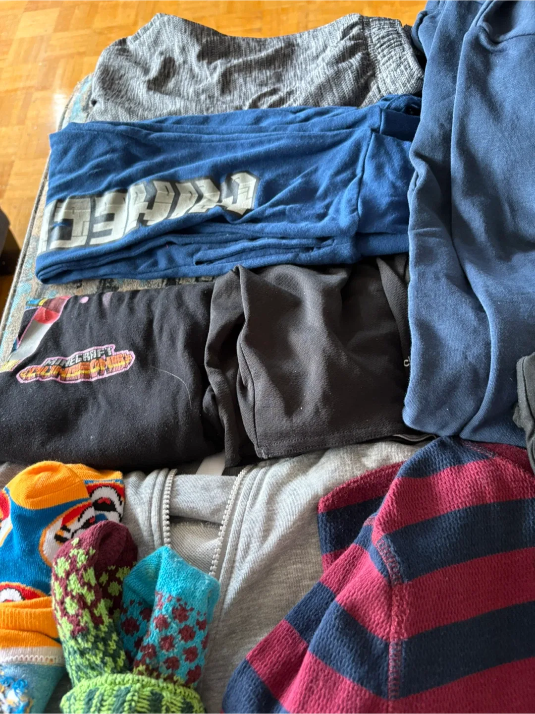 Mixed Clothing Lot boys size 8 image indicator(2)