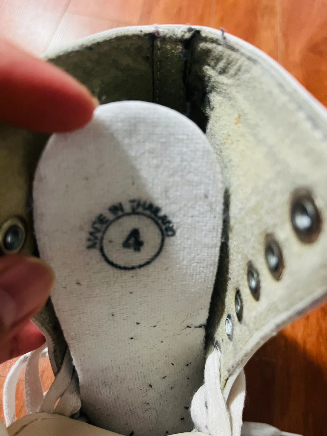CCM White Figure Skates - Size 4 - photo 3