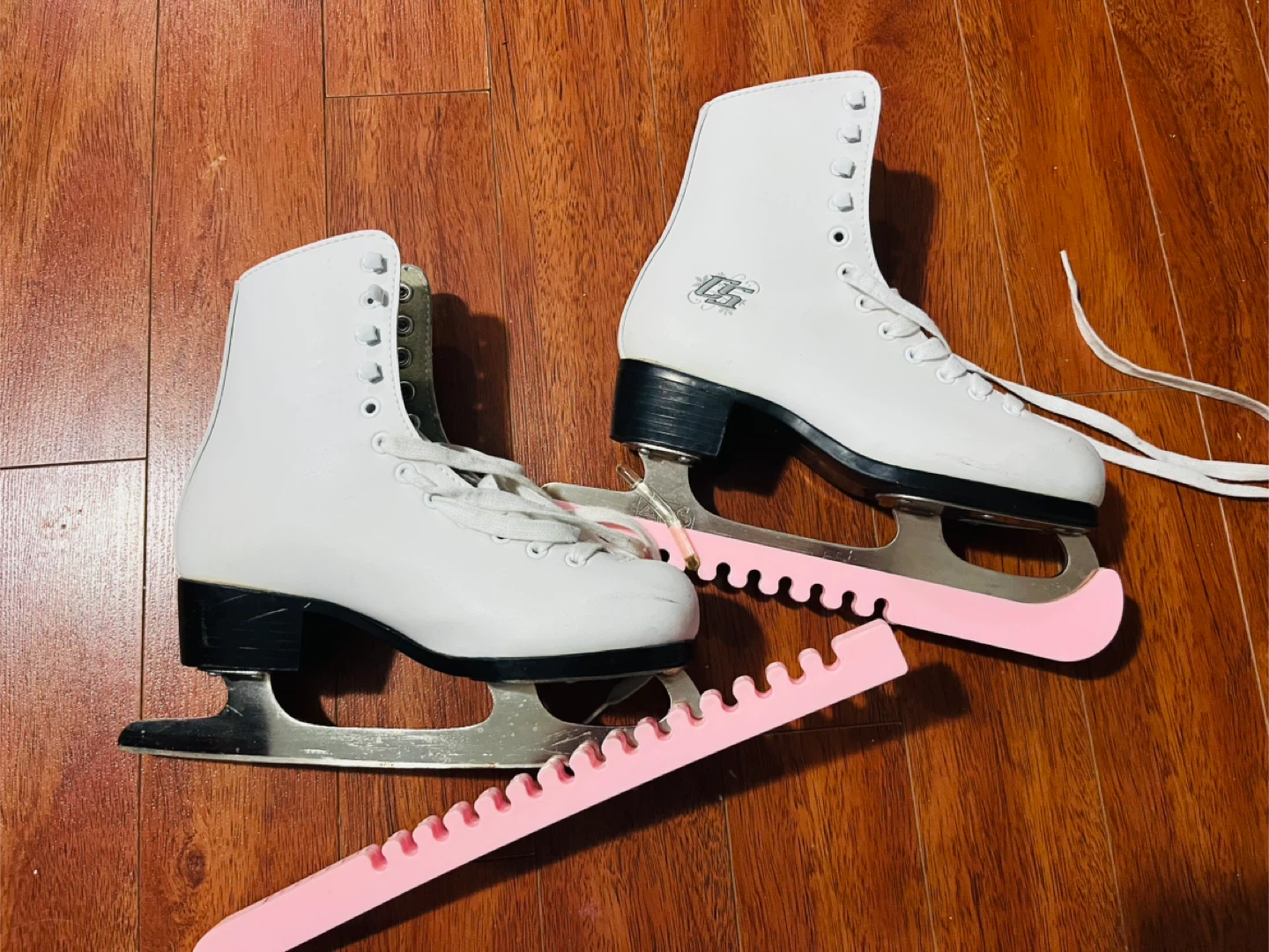 CCM White Figure Skates - Size 4