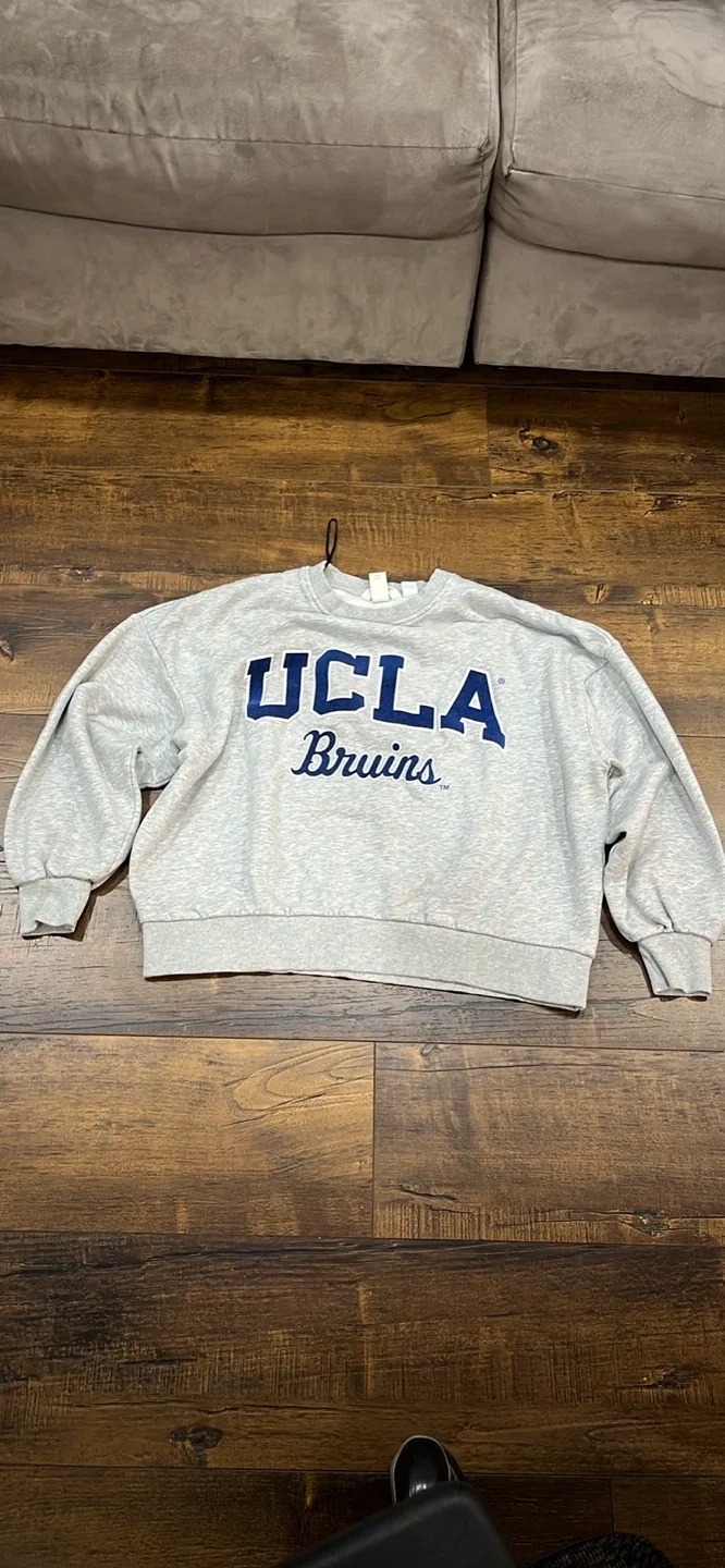 UCLA Bruins H&M Sweatshirt - Size M thumbnail