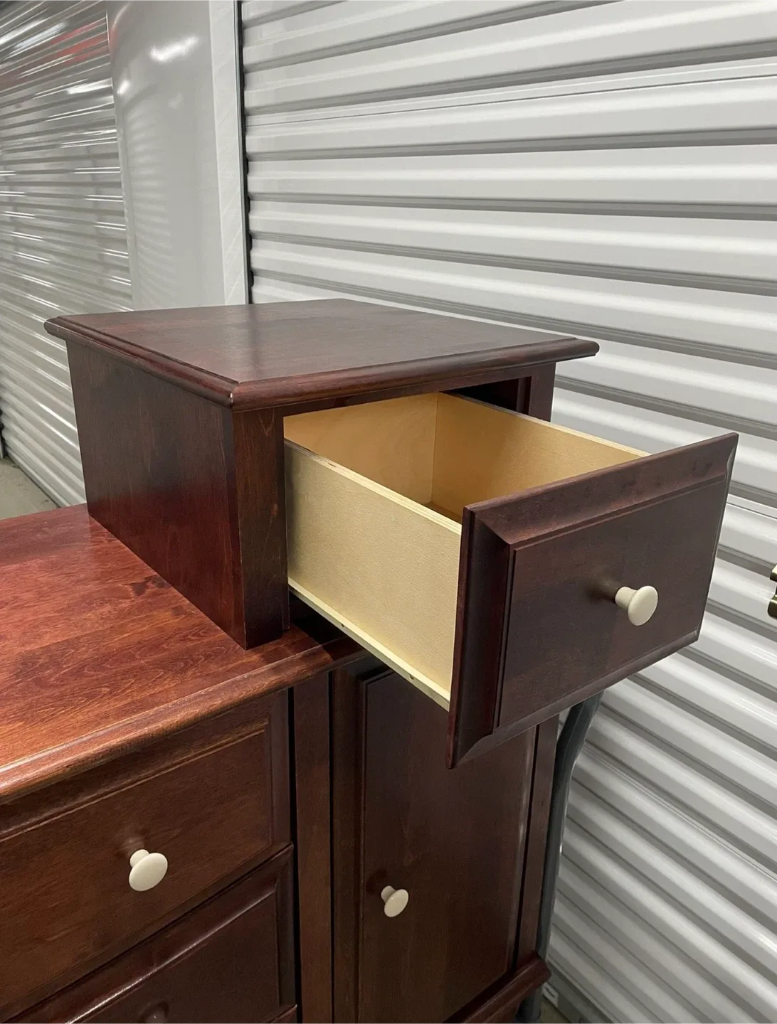 Dresser / Changing Table & Armoire / Chest Of Drawers image indicator(6)