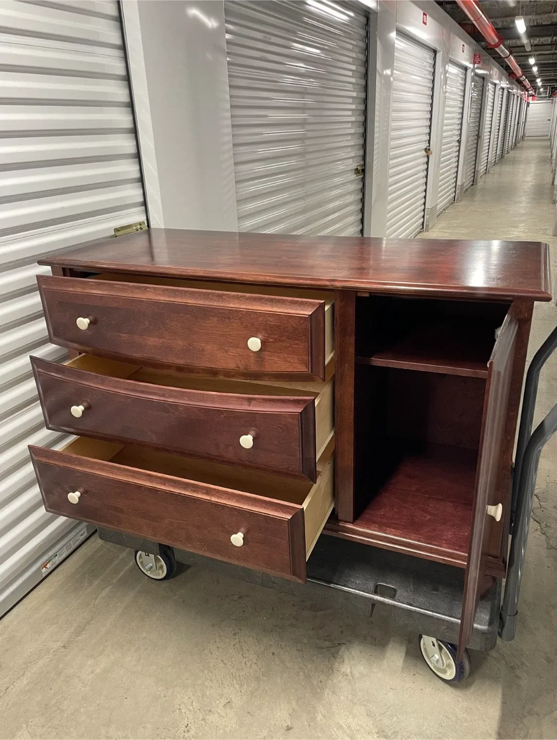 Dresser / Changing Table & Armoire / Chest Of Drawers image indicator(4)