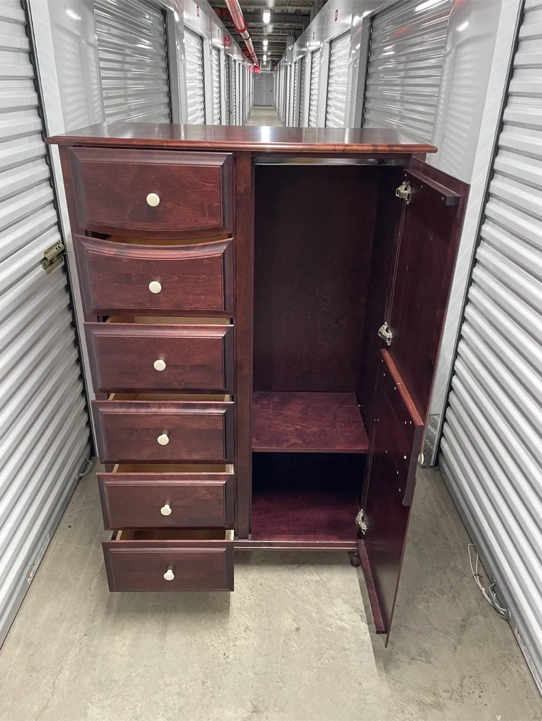 Dresser / Changing Table & Armoire / Chest Of Drawers image indicator(7)