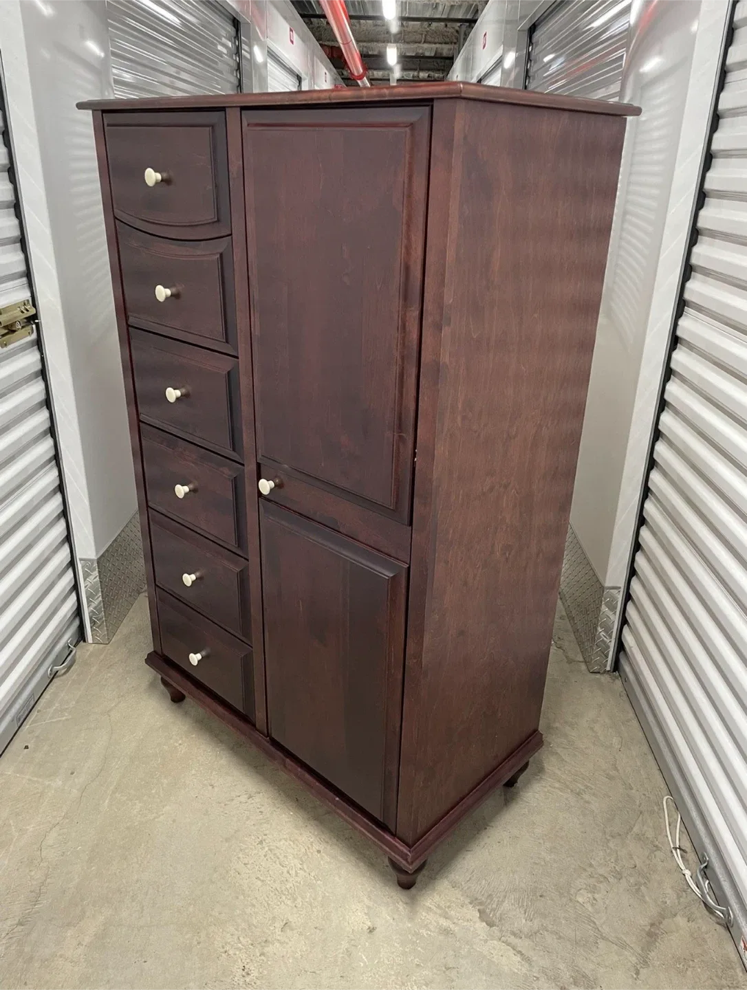 Dresser / Changing Table & Armoire / Chest Of Drawers image indicator(9)