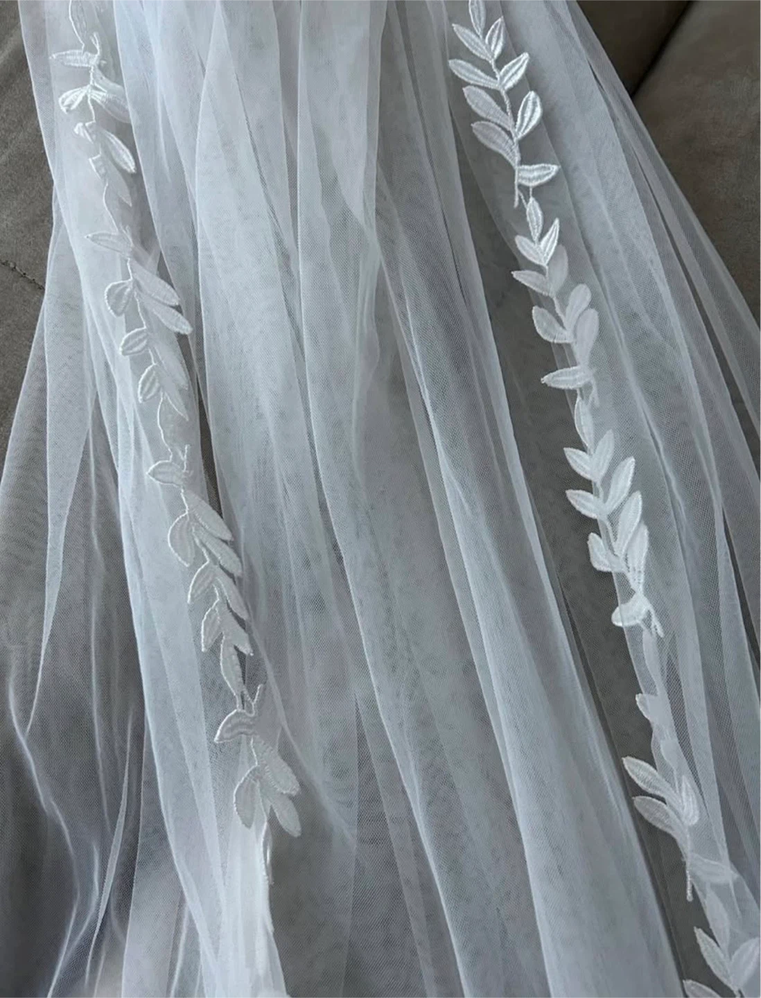 Wedding Veil with Leaf Embroidery fingertip - photo 4