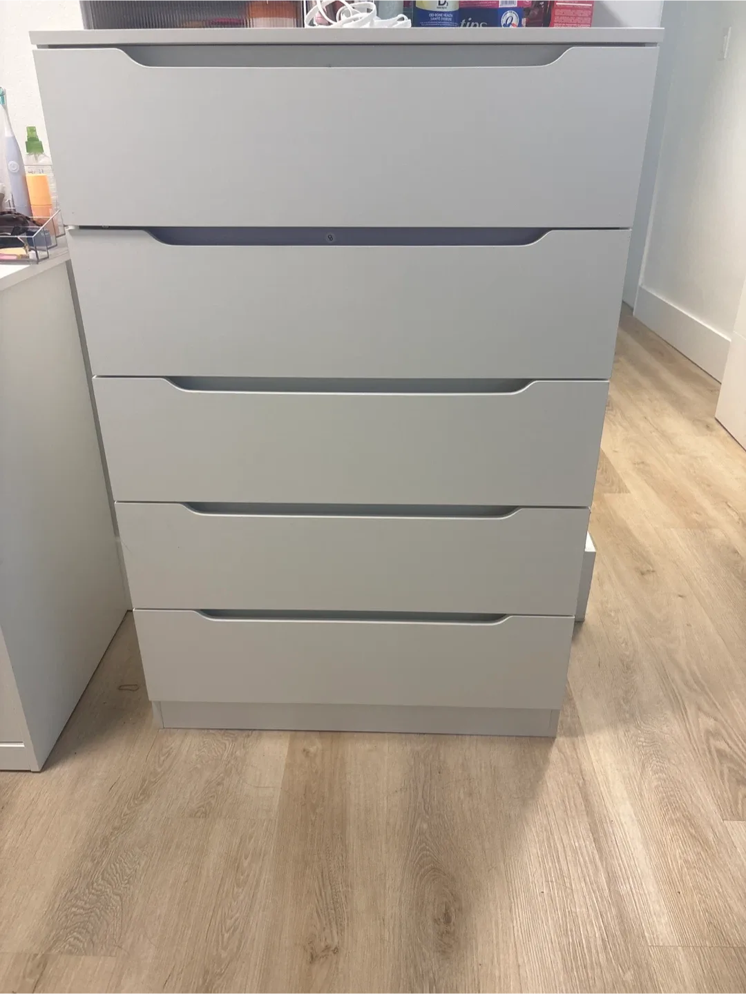 White 5-Drawer Dresser (44" x 29.5") image indicator(2)