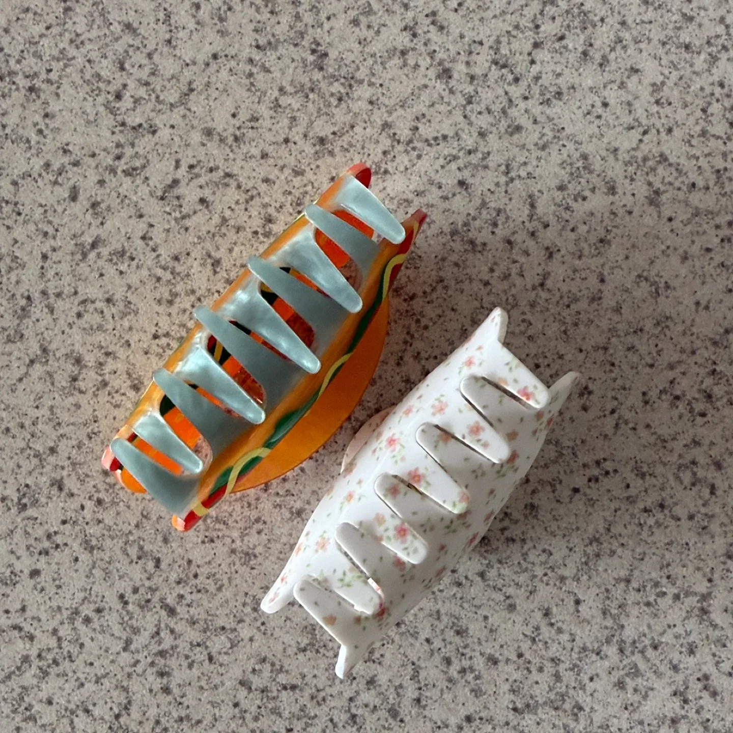 Hotdog & Floral Hair Claw Clips - Set of 2 image indicator(2)