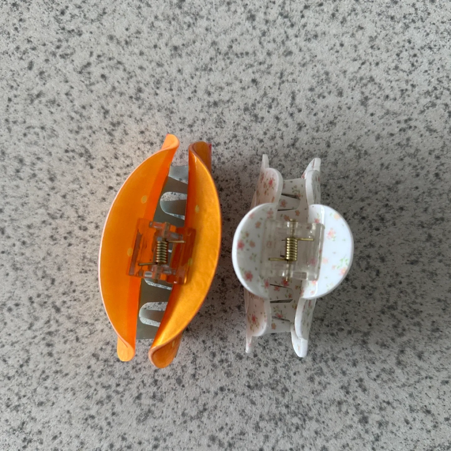 Hotdog & Floral Hair Claw Clips - Set of 2 image indicator(5)