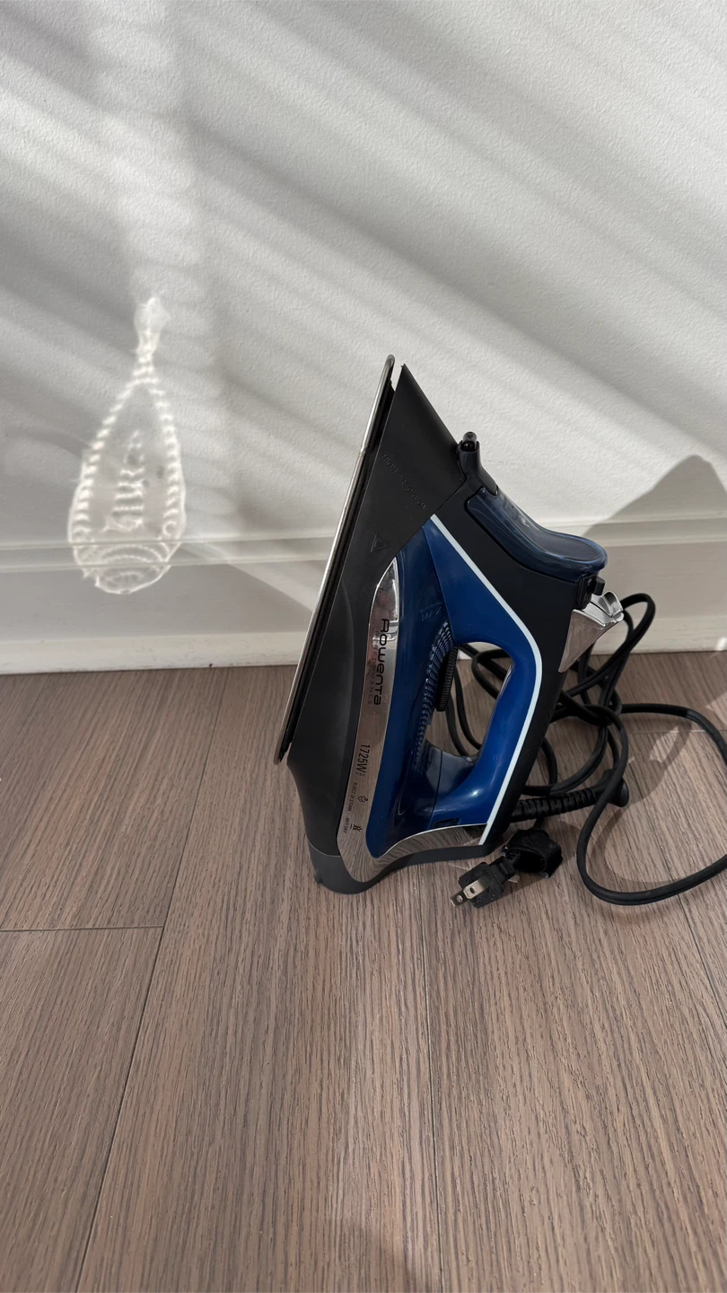 Rowenta Steam Iron - Blue/Black - photo 2