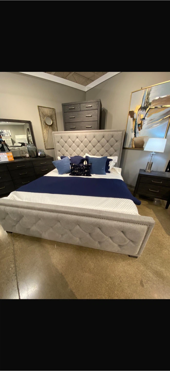 Tufted Upholstered Bed Frame- Queen Size. Barnd ashly - photo 4